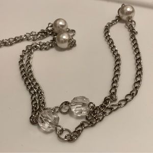 Long multi-bead necklace in silver 🤍
